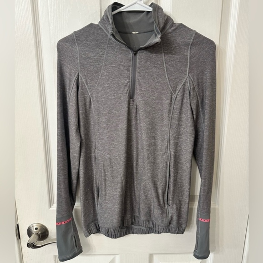 Lululemon Pace Pusher 1/2 Zip long sleeve athletic top, Size 2